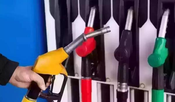 Preţul la motorină este în creştere, faţă de preţul afişat în ziua precedentă