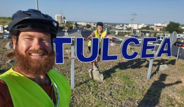 Doi neo-zeelandezi au străbătut Dunărea și s-au oprit la Sulina: "Am primit alerte aeriene, să ne adăpostim"