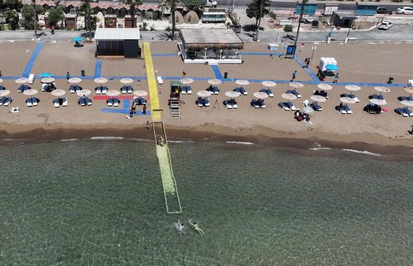 Plaja din Turcia unde persoanele cu dizabilităţi pot ajunge direct în apă. Cum a fost făcut accesul la mare