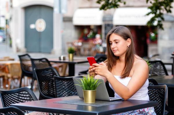 Inteligenţa artificială afectează direct piaţa muncii. Domeniul unde angajaţii sunt cei mai expuşi
