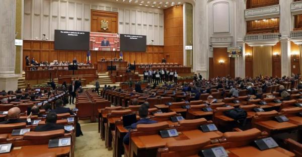 Scenariu pentru noua lege a salarizării: Profesorii și medicii ar putea primi bani luați de la alți bugetari