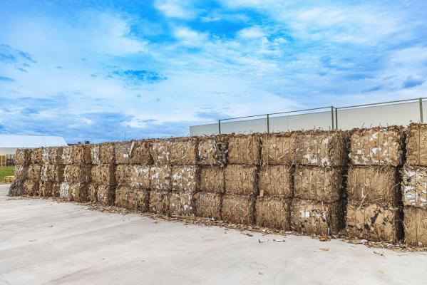 Fabrică de reciclare cu bani din PNRR, deschisă la Buzău. Ce se va întâmpla cu sticla colectată
