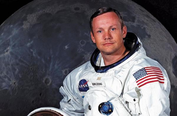 Pe 25 august 2012 se stingea din viaţă astronautul american Neil Armstrong