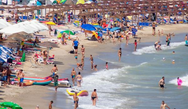 Stațiunea în care turiştii se pot caza cu 39 de lei pe noapte. "Litoralul pentru Toți" revine din septembrie