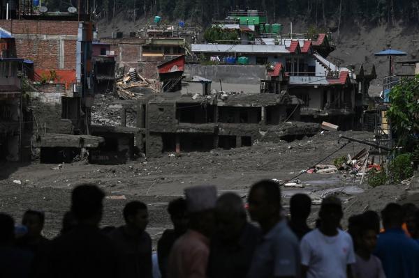 Cel puţin 165 de morţi şi peste 1.000 de dispăruţi după viitura care a spulberat totul în cale, în Nepal