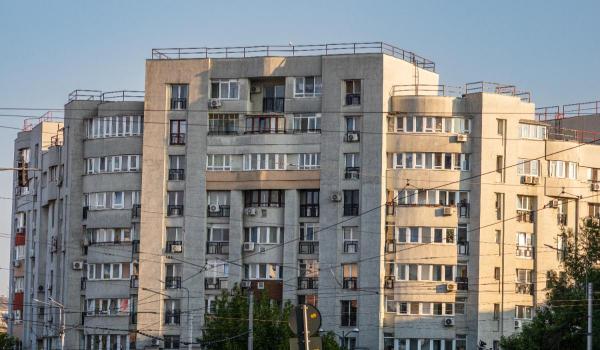 Se scumpeşte apă în Capitală. Cât vor plăti bucureştenii în plus