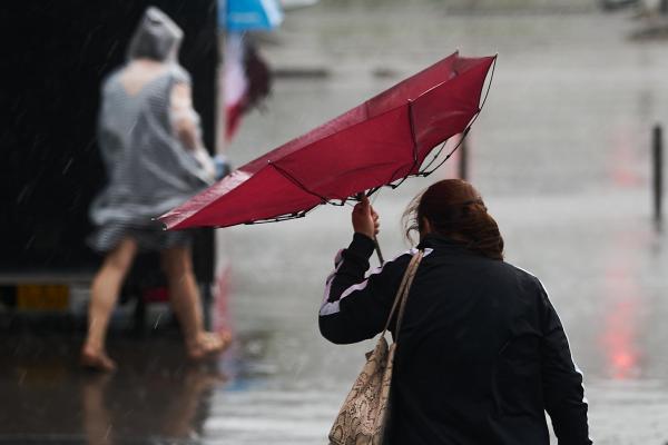 Cod portocaliu de vijelii în Suceava. Grindină de până la 4 cm și ploi torențiale în mai multe localități