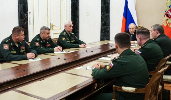 Putin a făcut o remaniere majoră în comandamentul militar al Rusiei. Cine va fi şeful forţelor pentru drone