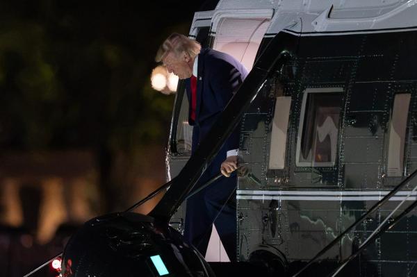 Elicopterul în care se afla Donald Trump, la un pas de coliziune în aer cu un avion de pasageri