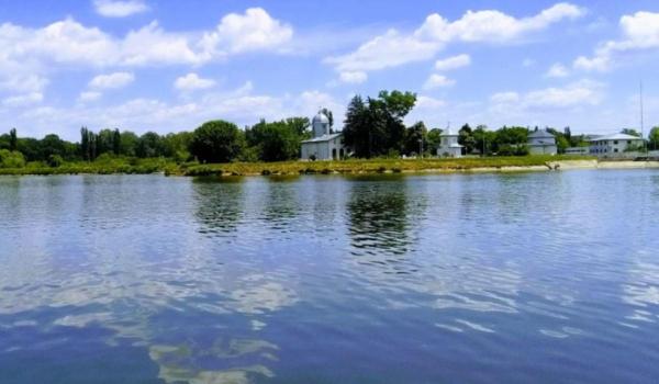 Bărbat de 72 de ani, găsit mort în Lacul Buftea. Poliţiştii încearcă să stabilească cauza decesului