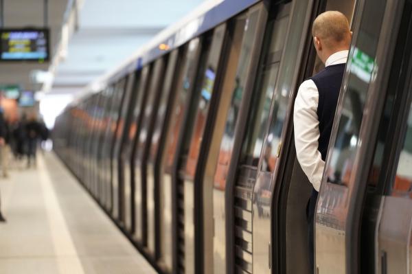 Guvernul a aprobat bugetul Metrorex. Cheltuielile cu personalul, creştere de 38,4 milioane lei