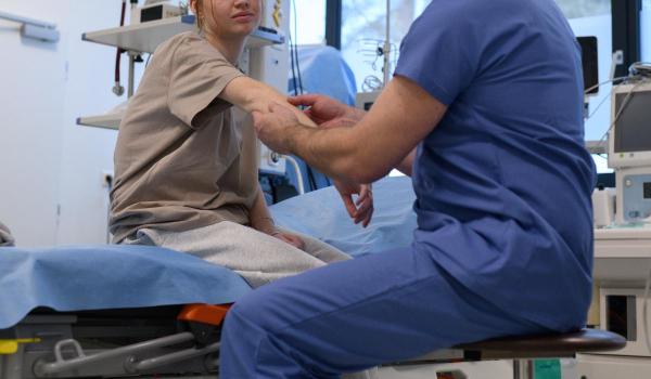 13 copii cu toxiinfecţie alimentară, după ce s-au cazat la o pensiune din Bihor. Doi au ajuns la spital