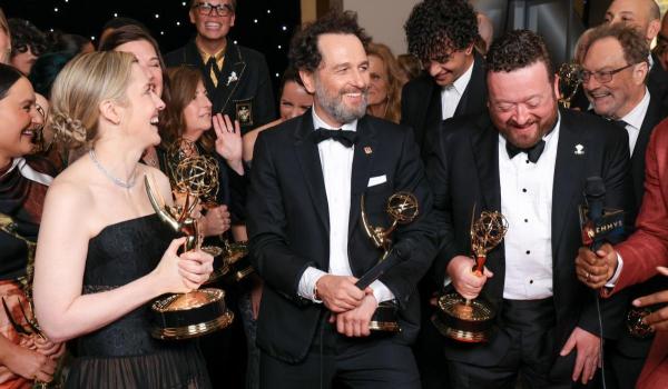 Premiile Emmy 2026. Actorii Matthew Rhys şi Jean Smart au intrat în istorie. Lista câştigătorilor