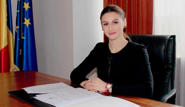Cine este Andreea - Petronela Cîmpianu, deputata care a plecat din S.O.S. România la PNL