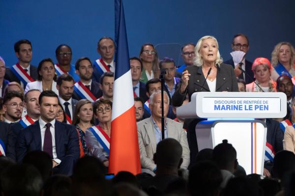 Marine Le Pen, favorită la alegerile din 2027, spune că Franţa nu mai poate ajuta Ucraina ca în prezent