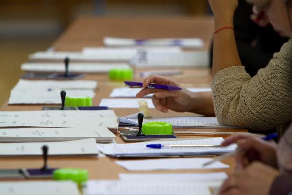 Preşedintele AEP solicită modificarea legii, în cazul alegerilor anticipate. Cât ar costa scrutinul