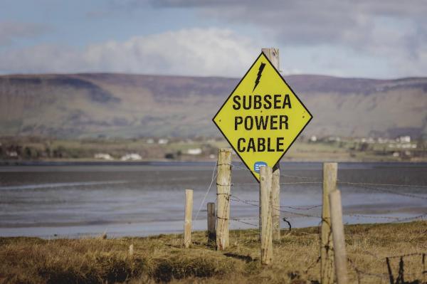 Războiul se mută sub apă: Cum se pregătesc statele să protejeze cablurile şi conductele de pe fundul oceanelor