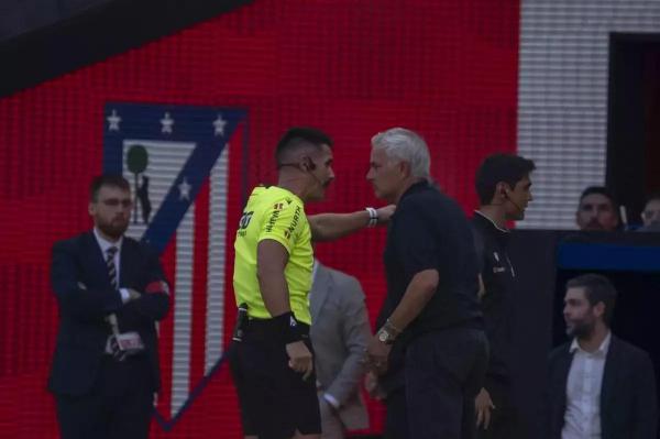 Jose Mourinho a acuzat în termeni duri arbitrajul de la Atletico Madrid - Real Madrid