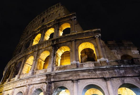 Un muncitor de 22 de ani a murit, după ce a căzut de pe Colosseum în timpul unor lucrări de noapte