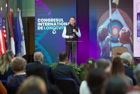 Congresul Internațional de Longevitate: Cum poate fi influențată îmbătrânirea biologică