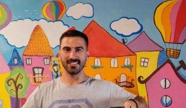Și-a dat demisia și a renunțat la mașină ca să-și cumpere pământ. Afacerea cu care a dat lovitura