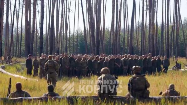 Ucraina afirmă că a recuperat 176 km pătraţi de teritoriu în Doneţk şi a capturat 250 de prizonieri de război