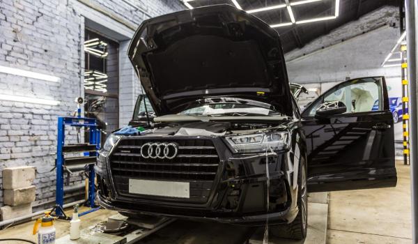 Și-a dus Audi-ul la reparat, dar după două săptămâni a primit o amendă de 7.000 de euro. Ce s-a întâmplat