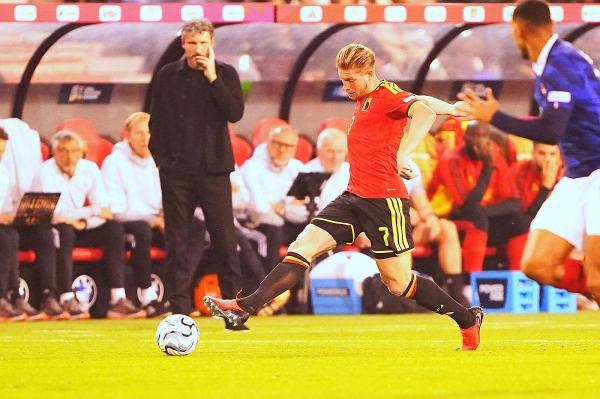 Kevin De Bruyne s-a certat cu arbitrul în meciul Belgia - Franţa, 0-1, din UEFA Nations League