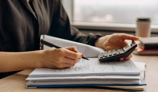 (P) Fractional CFO câștigă teren în România: soluția pentru companiile în creștere
