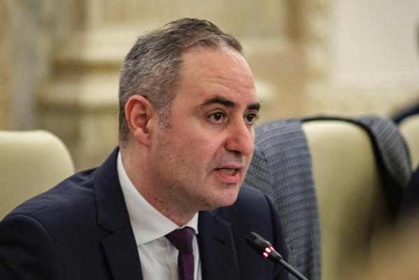 Când va publica Standard & Poor’s raportul de țară pentru România. Anunțul ministrului Finanțelor