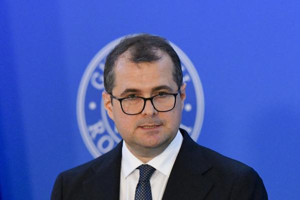 Cum a încercat premierul Republicii Moldova să facă bani în tinerețe. A ajuns să fie verificat de vamă