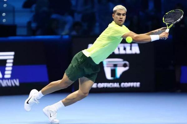 Campionul en titre Carlos Alcaraz, eliminat de Shelton în sferturi. Meci record, noaptea la New York