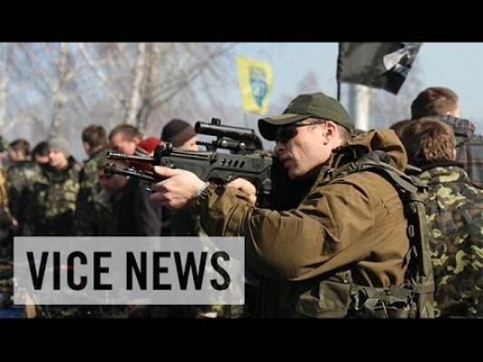 VIDEO Ucrainenii se pregătesc de război! 40.000 de voluntari vor să apere ţara