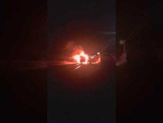 Un tren de navetiști a luat foc la Neptun. Au fost clipe dramatice pentru călători (VIDEO)