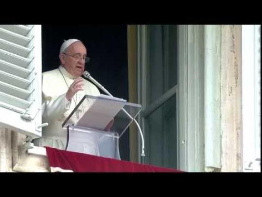 Papa Francisc, surprins pe camerele video când înjura!