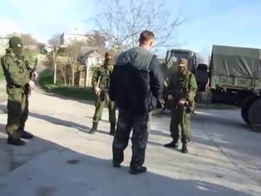 Un ucrainean a înfruntat patru soldaţi ruşi înarmaţi până în dinţi
