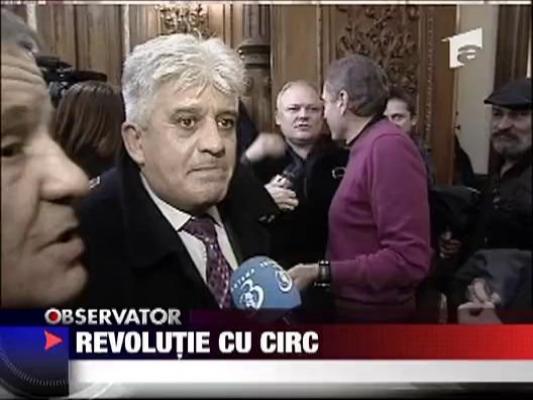 Revolutie cu circ