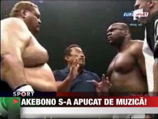 Akebono s-a apucat de muzica