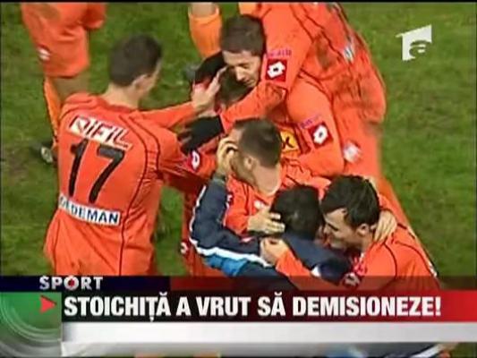 Stochita a vrut sa demisioneze!