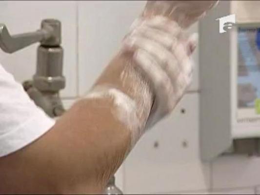 Mama de 240 kg si bebelusul sunt sanatosi