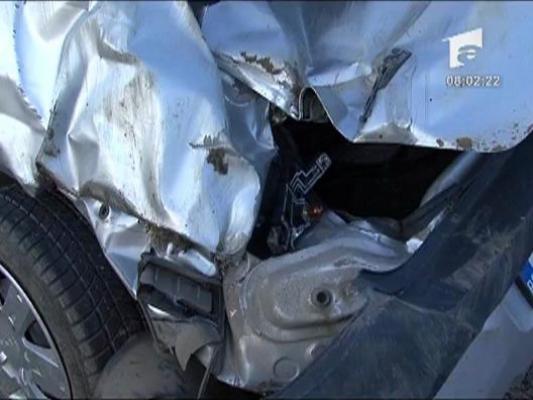 Si-a ucis tatal intr-un accident de masina