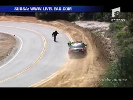 A cazut de pe motocicleta in fata politistilor