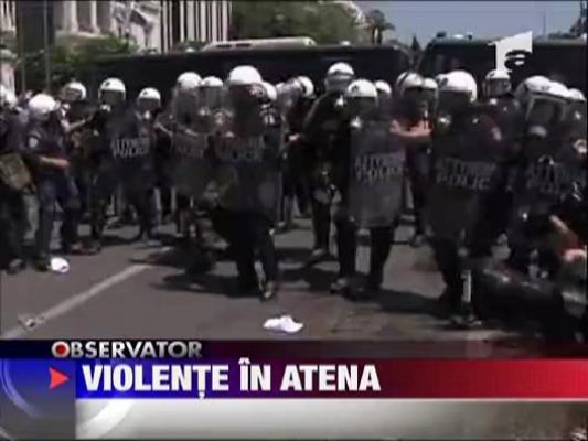 Noi violente in strada la Atena
