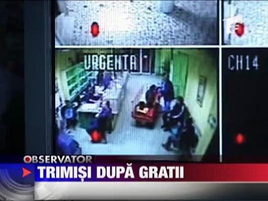 Trimisi dupa gratii pentru ca si-au "furat" ruda din spital