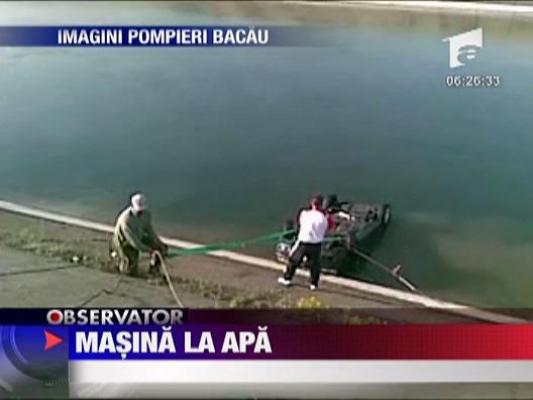 Masina la apa! Rasturnat in canal