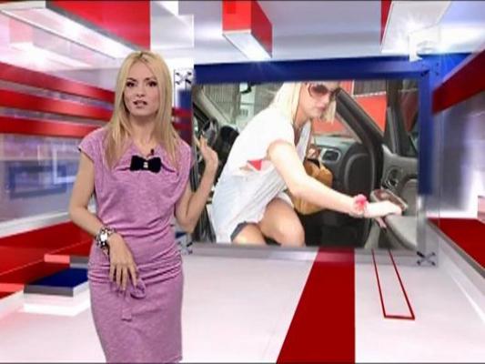 Britney Spears a iesit la plimbare fara chilotei