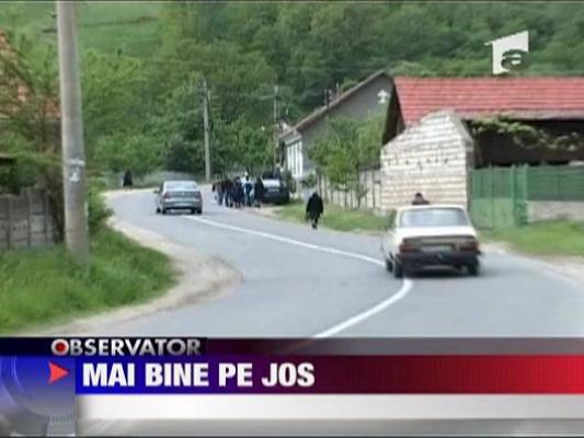 Incredibil! Au limitat viteza pe drumurile comunei la 10 km/h