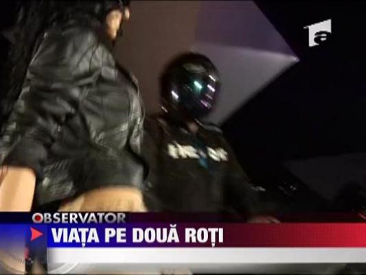 Motoare puternice si fete frumoase - cea mai tare prezentare de moda