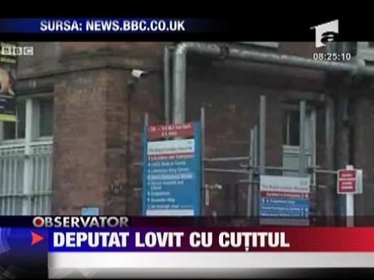 Secretar de stat injunghiat de o femeie