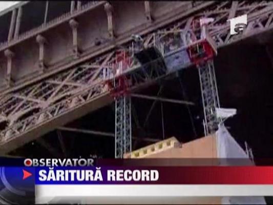 Saritura record de pe Turnul Eiffel
